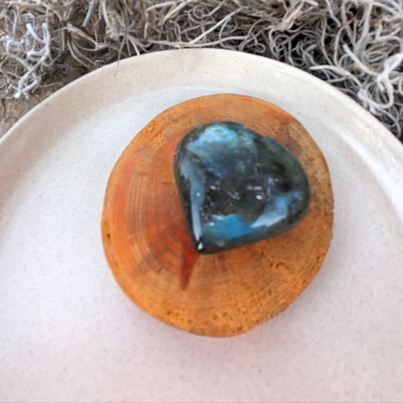 ❌SOLD❌ Labradorite Heart - Picture 1 of 4
